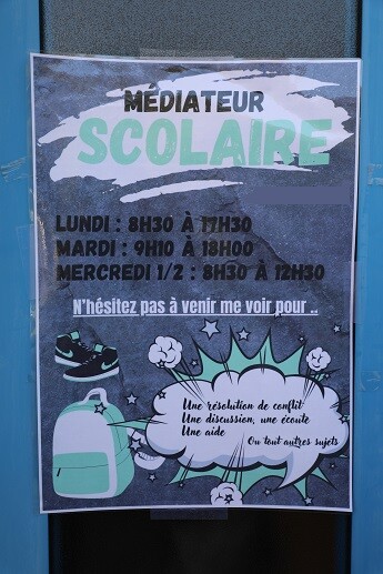 91 Affiche meédiateur bien etre college