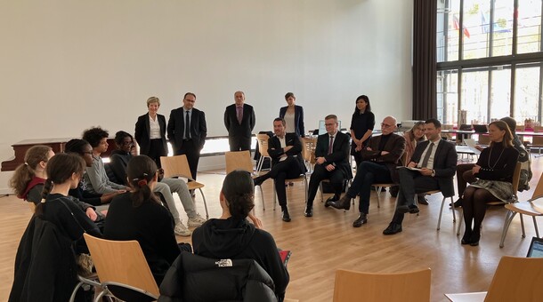 CNR éducation "Notre école faisons-la ensemble" au collège de Sèvres pour la commission départementale des Hauts-de-Seine - 13-04-2023