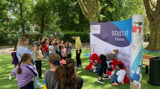 91SDJES actus mascottes olympiques 3