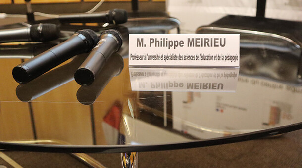 Photo micro et étiquette Meirieu