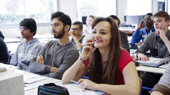 Etudiants suivant un cours