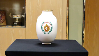 Vase Mayodon Top 92 réalisé par la manufacturede Sèvres