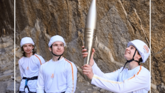 Jeanne porte la flamme olympique
